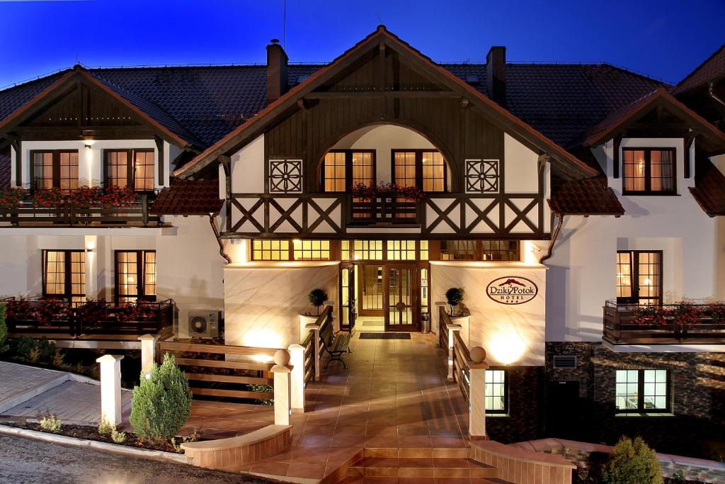 Budova, kde se hotel nachází