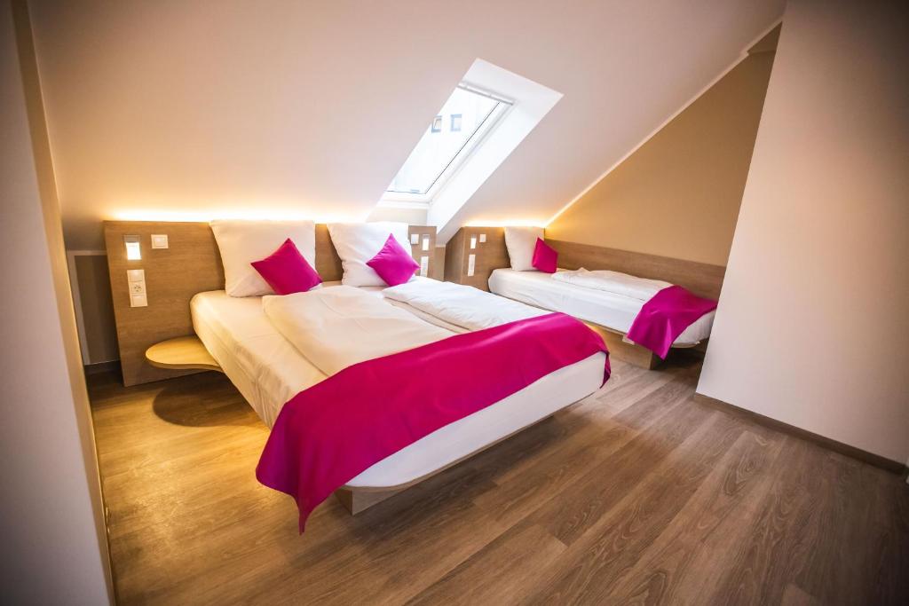 Hotel Luckys Inn - Resim 9