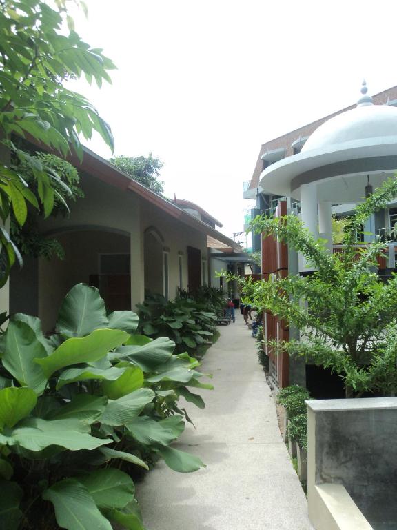 Zahrada ubytování Ramaburin Resort Patong - SHA Extra Plus