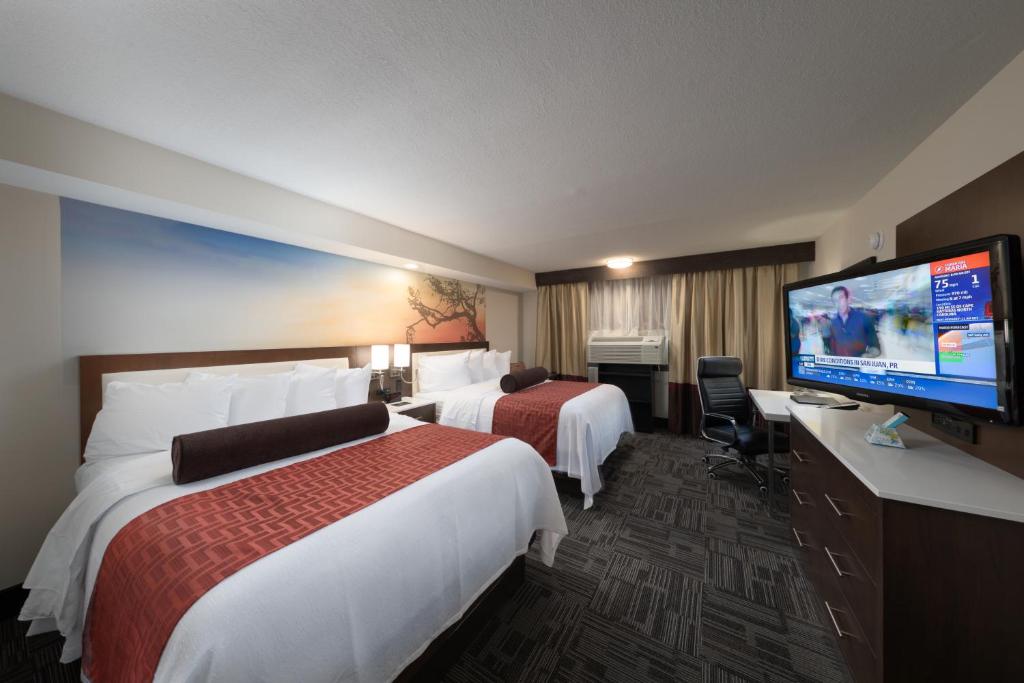 Holiday Inn Brookfield - Milwaukee, an IHG Hotel - Standard Queen Room With Two Queen Beds