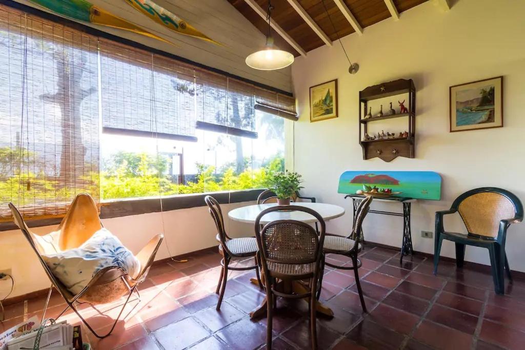  Ilhabela Beach House