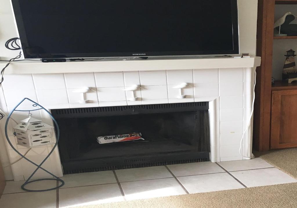 TV a/nebo společenská místnost v ubytování The Breakers Long Beach