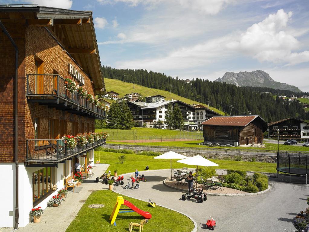 Nespecifikovaný výhled na hory nebo výhled na hory při pohledu z aparthotelu