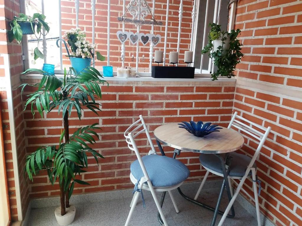 Fotografia z galérie ubytovania AMAZING SUNNY FLAT WITH BALCONY POOL two MINS FROM THE BEACH v destinácii Torrevieja
