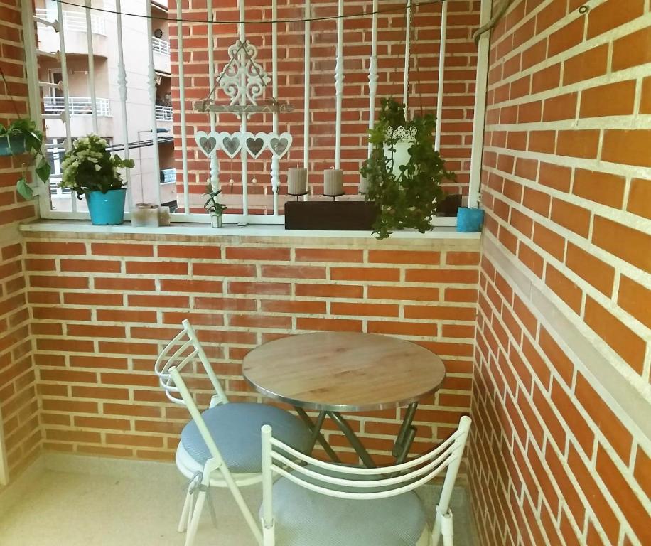 Fotografia z galérie ubytovania AMAZING SUNNY FLAT WITH BALCONY POOL two MINS FROM THE BEACH v destinácii Torrevieja