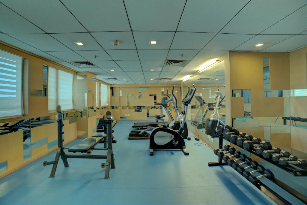 Fitness centrum a/nebo fitness zařízení v ubytování Goldfinch Hotel Delhi NCR