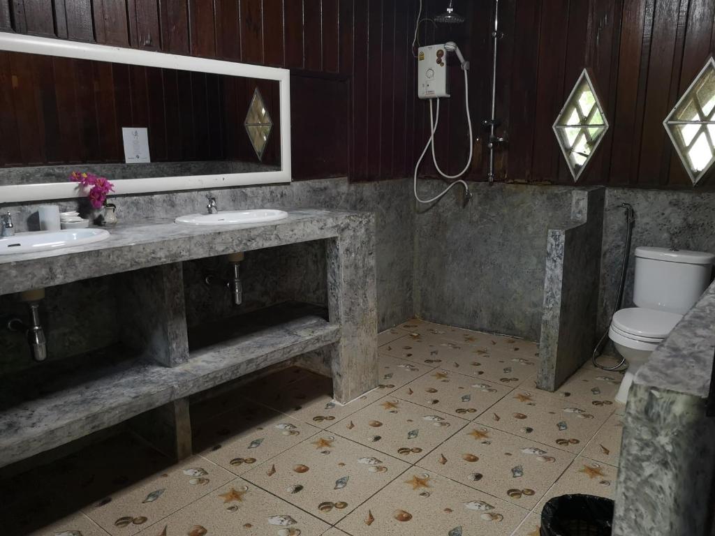 Koupelna v ubytování Koh Tao Royal Resort