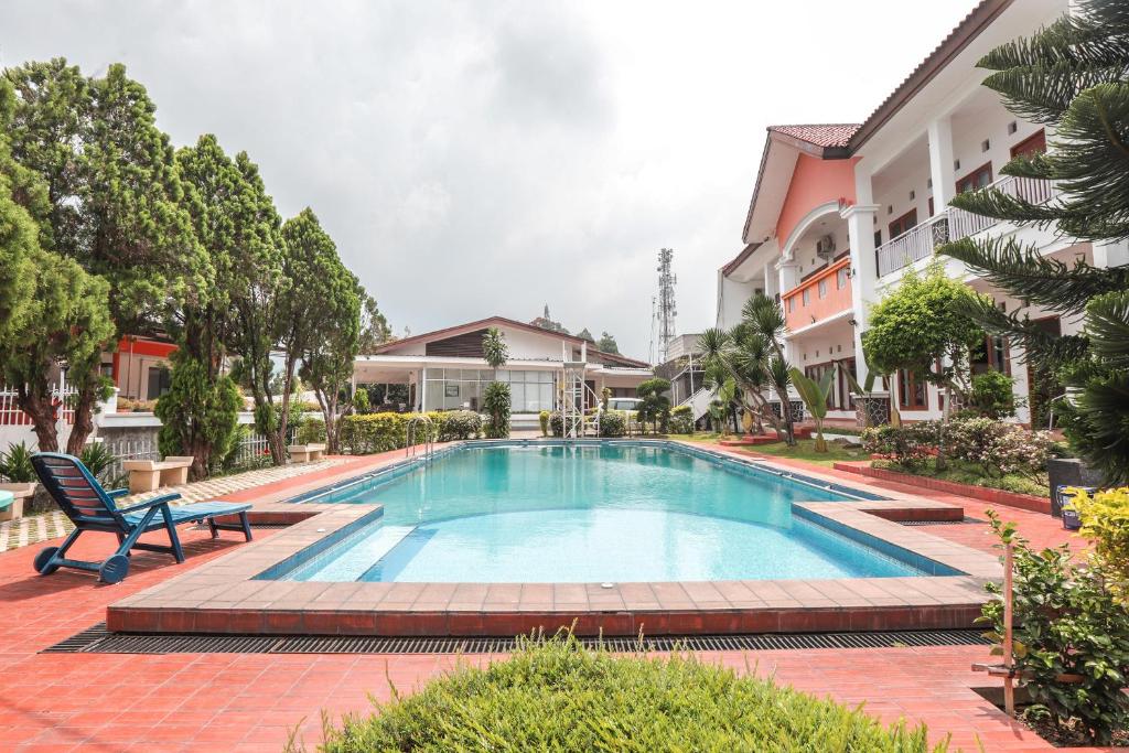 Bazén v ubytování Hotel Lurus nebo v jeho okolí