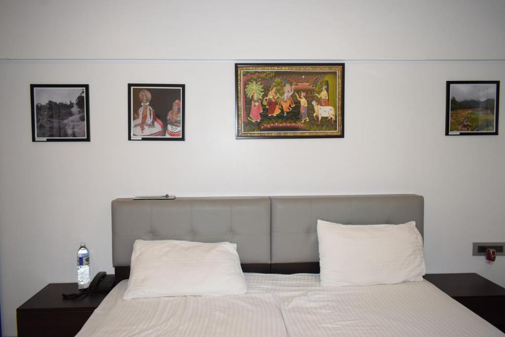 Postel nebo postele na pokoji v ubytování Athi Resorts