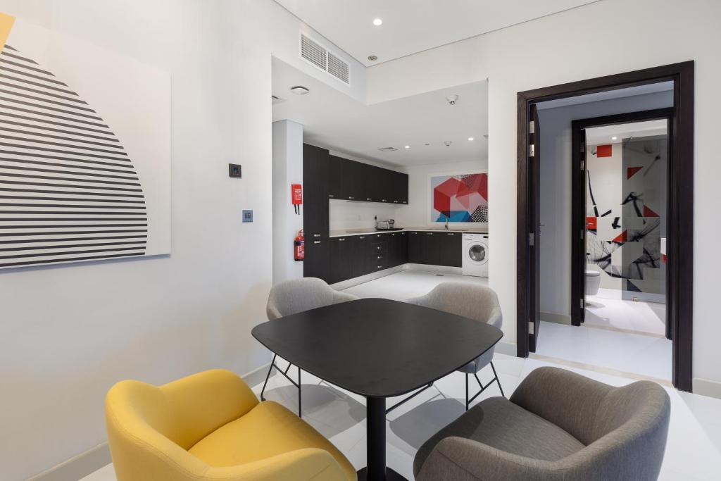 Posezení v ubytování Studio M Arabian Plaza Hotel & Hotel Apartments