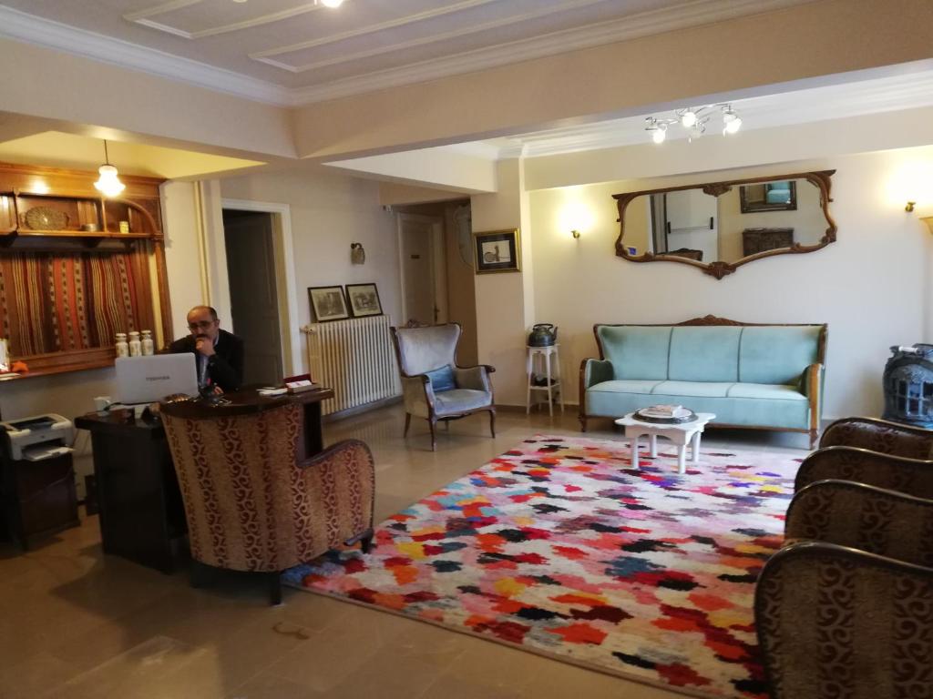 Posezení v ubytování Turkoman Hotel