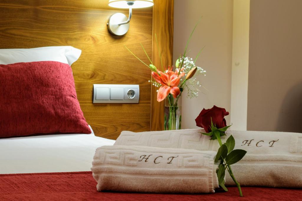 Posteľ alebo postele v izbe v ubytovaní Hospedium Hotel Casino Del Tormes