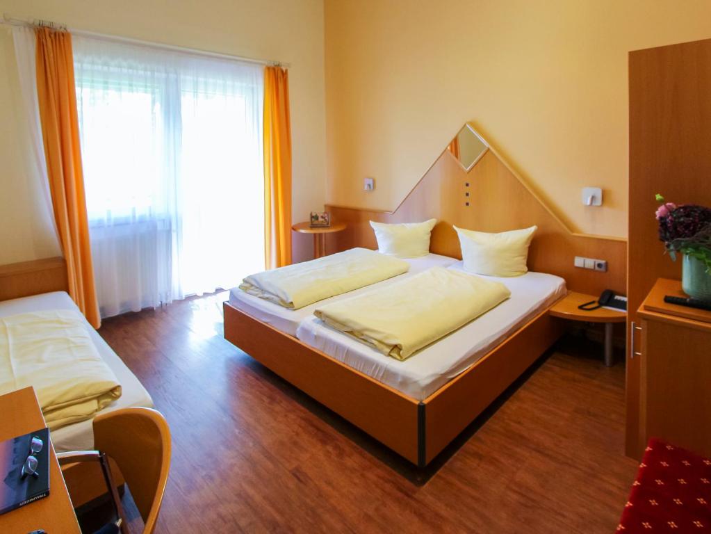 Hotel Löwen Garni - B&B - 9