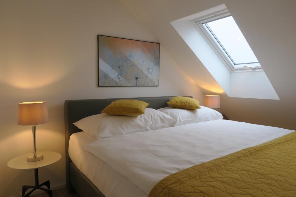 Zurich Furnished Homes - Superior Apartment