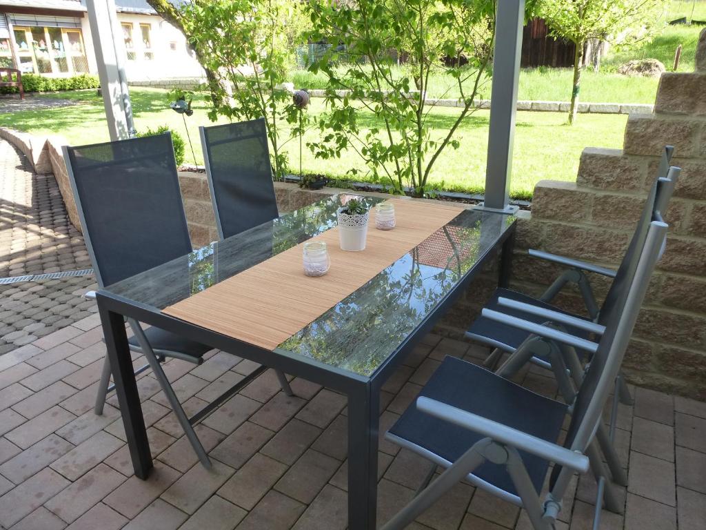 Patio nebo venkovní prostory v ubytování Ferienwohnung Talgrund "Im Grünen"