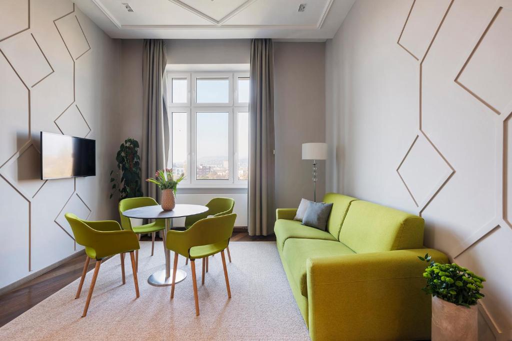Posedenie v ubytovaní Lakeside Budapest Residences