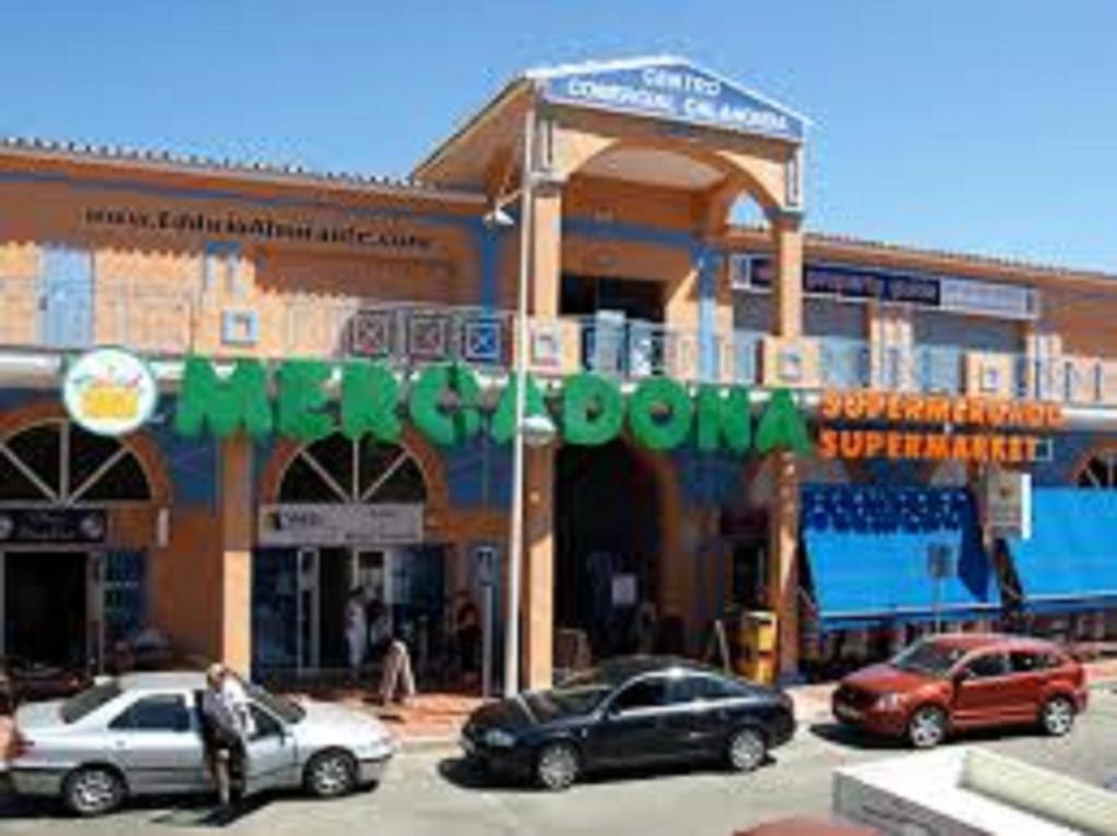 Supermarket alebo iný obchod pri apartmáne alebo v okolí