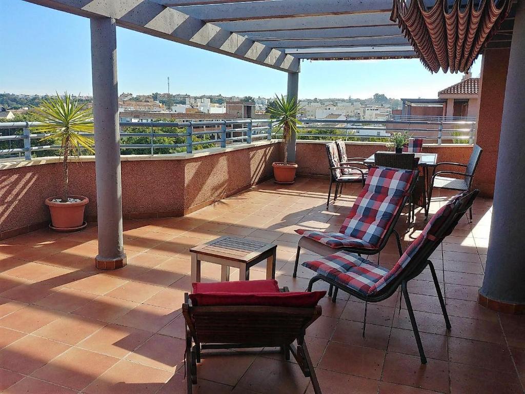 ÁTICO TERRAZA 65m. Playa, piscina, A/C, Wifi, Sanlúcar de ...