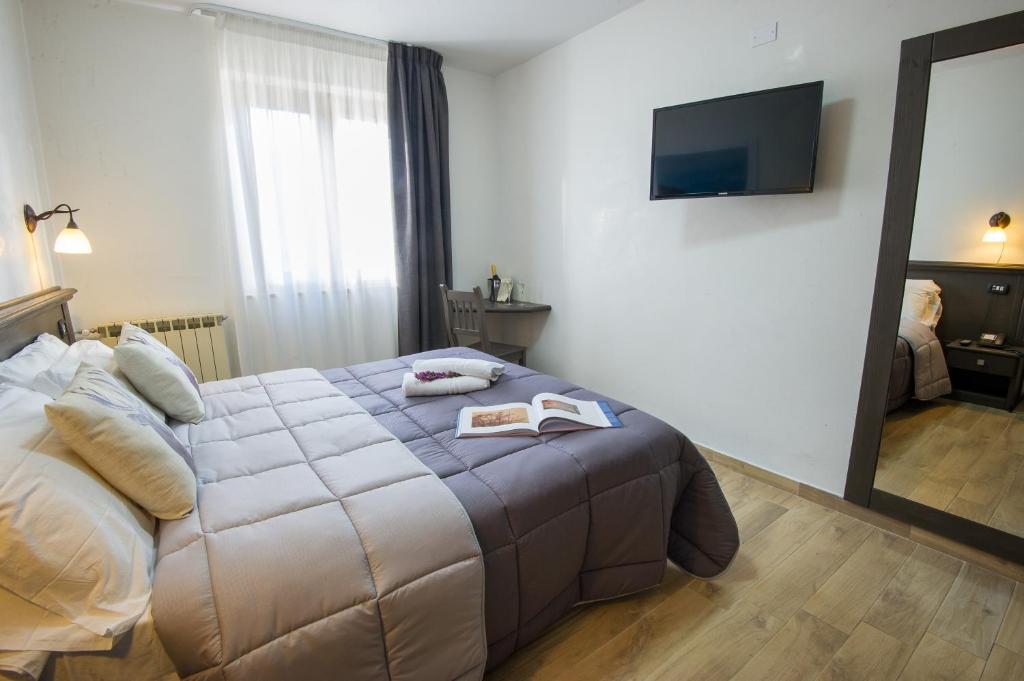 Hotel Iris - Double Or Twin Room