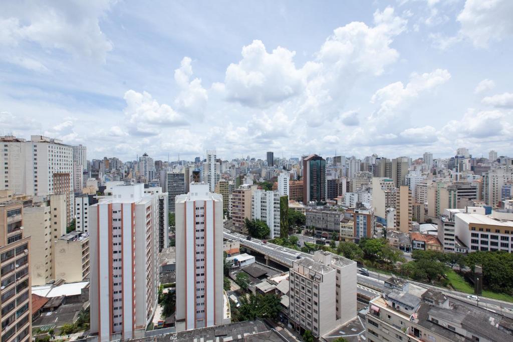  Espaço e Conforto no Centro com garagem e Internet 50MB