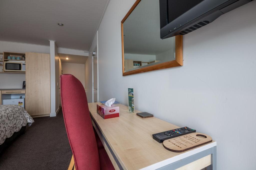 TV a/nebo společenská místnost v ubytování The Westhaven Motel