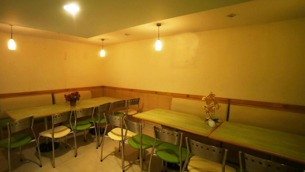 Restaurace v ubytování Hotel Rajavihar