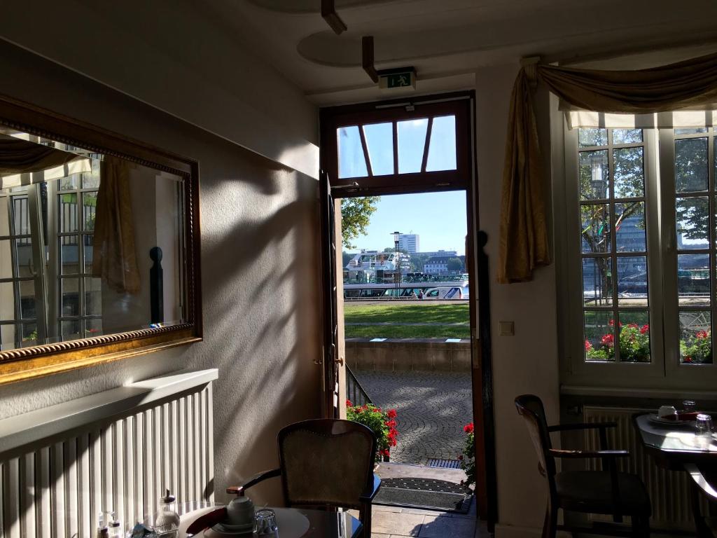 Altstadthotel Hayk am Rhein - Resim 35