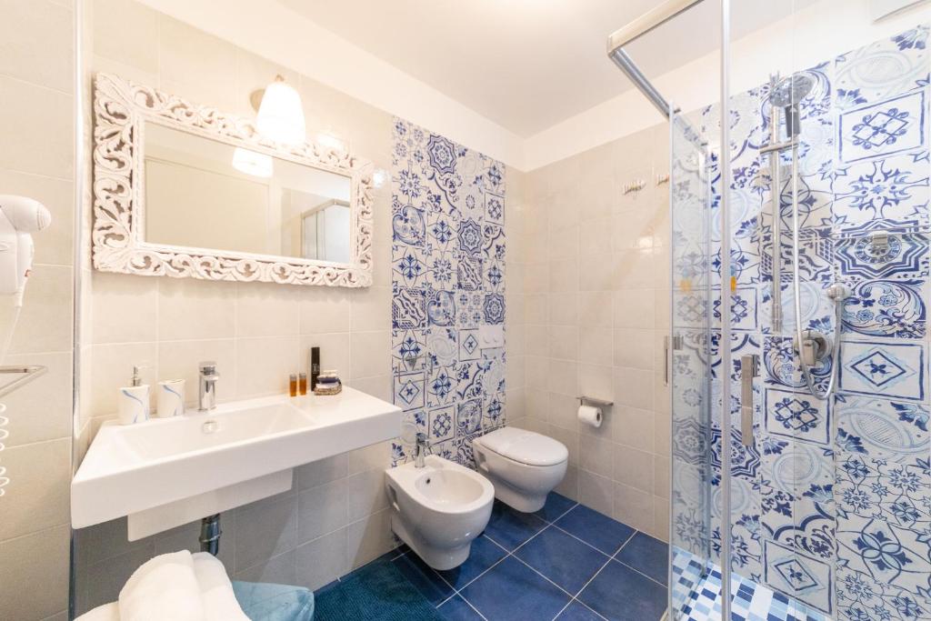 Koupelna v ubytování QuattroCuori Boutique Hotel & Spa