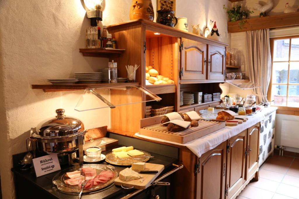 Kuchyň nebo kuchyňský kout v ubytování Hotel Alte Post