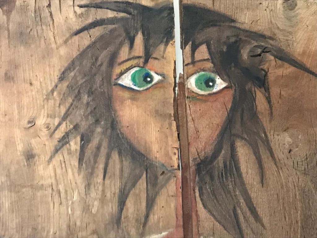 マドリードにあるÁtico de Mowgli - SOLの緑目の女性絵画