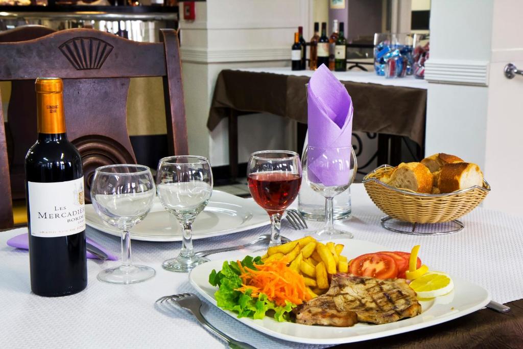 Nápoje v ubytování Hôtel Croix des Nordistes