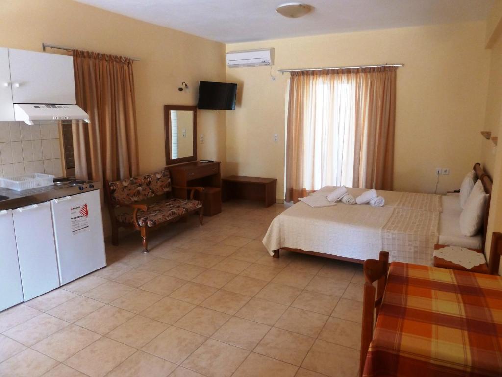 Postel nebo postele na pokoji v ubytování Elafonisos Diamond Resort