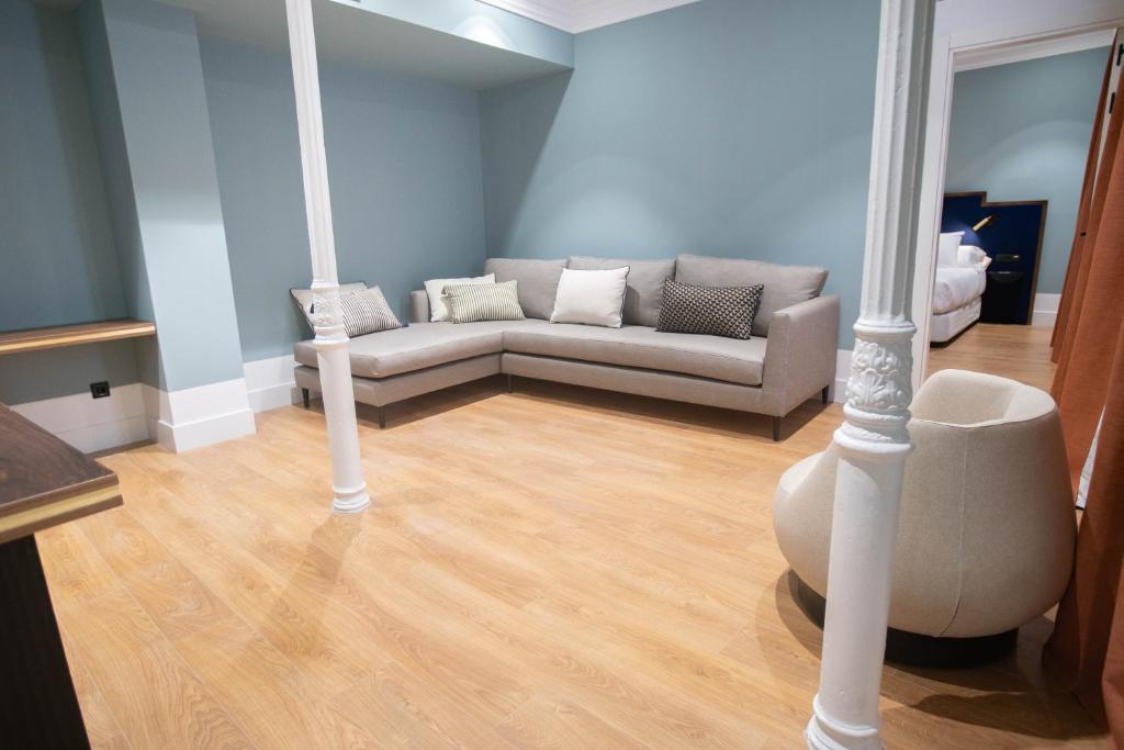A seating area at Soho Boutique Congreso