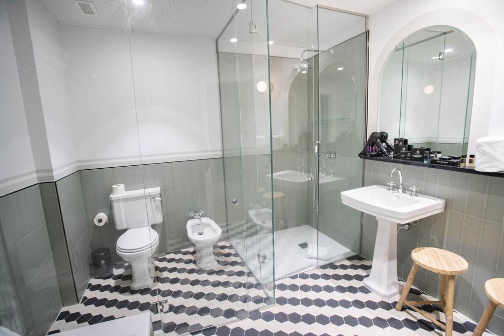 A bathroom at Soho Boutique Congreso