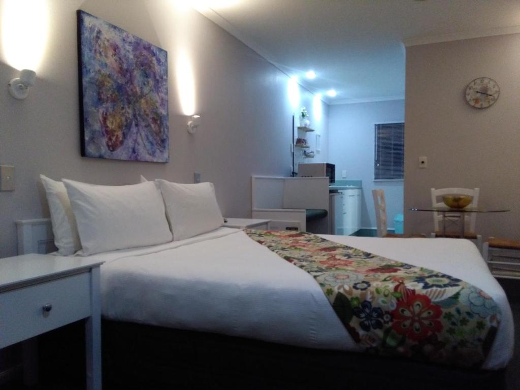 Colonial Lodge Motel - Resim 36