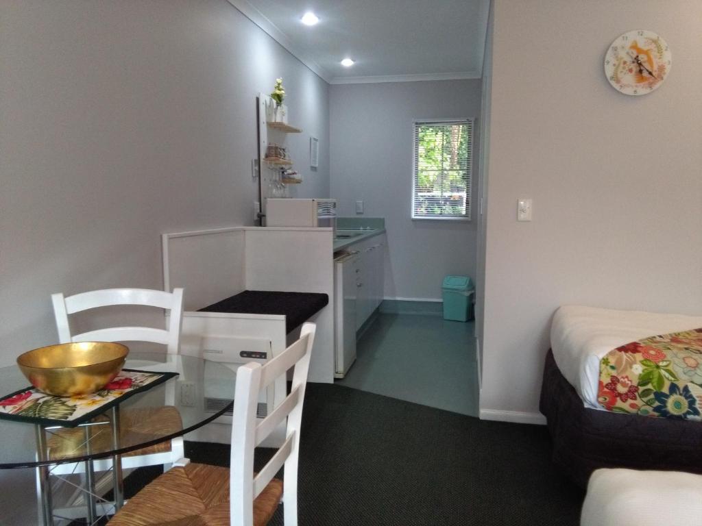 Colonial Lodge Motel - Resim 39