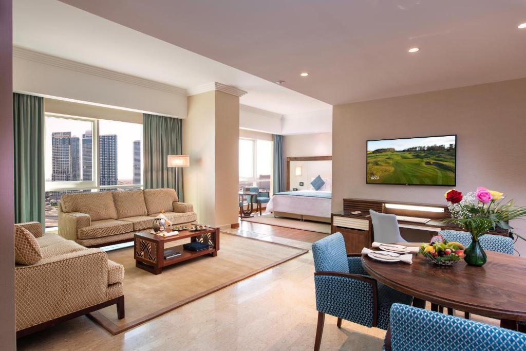 
Deluxe King Suite (Free Shuttle Bus to The Beach and Marina Mall)
