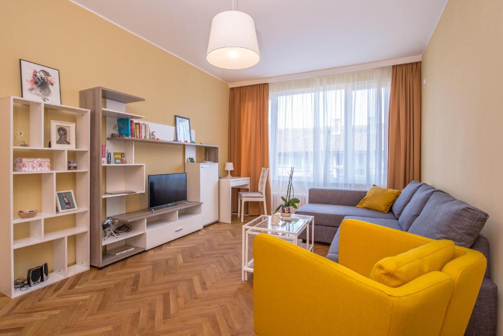 Let the Sunshine in Two Bedroom Loft Central Apartment