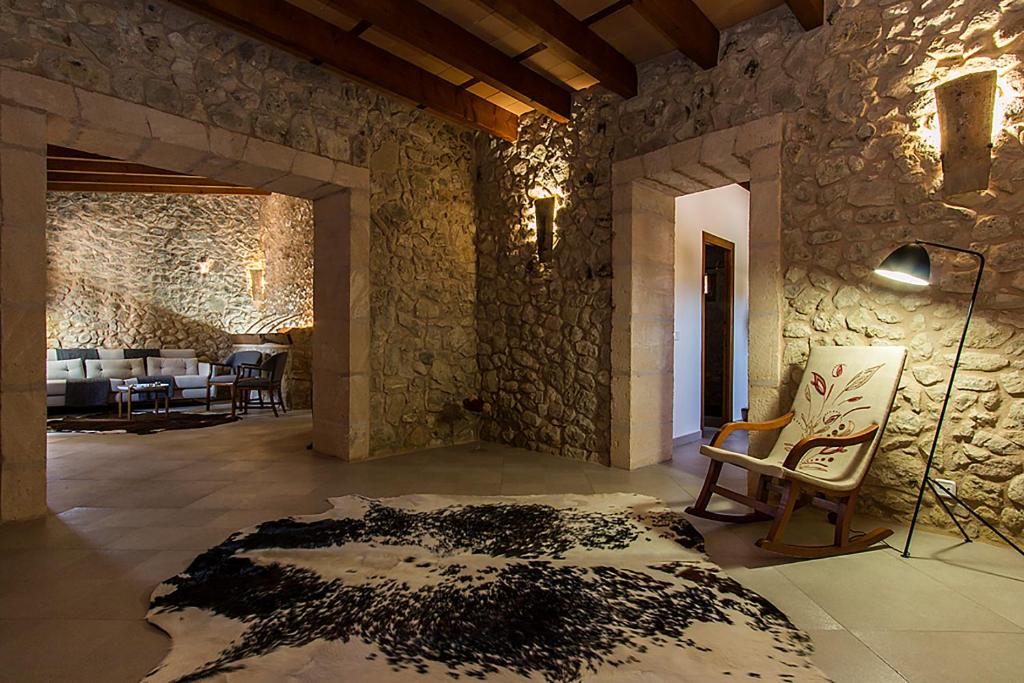 Posezení v ubytování Country House Sa Serra
