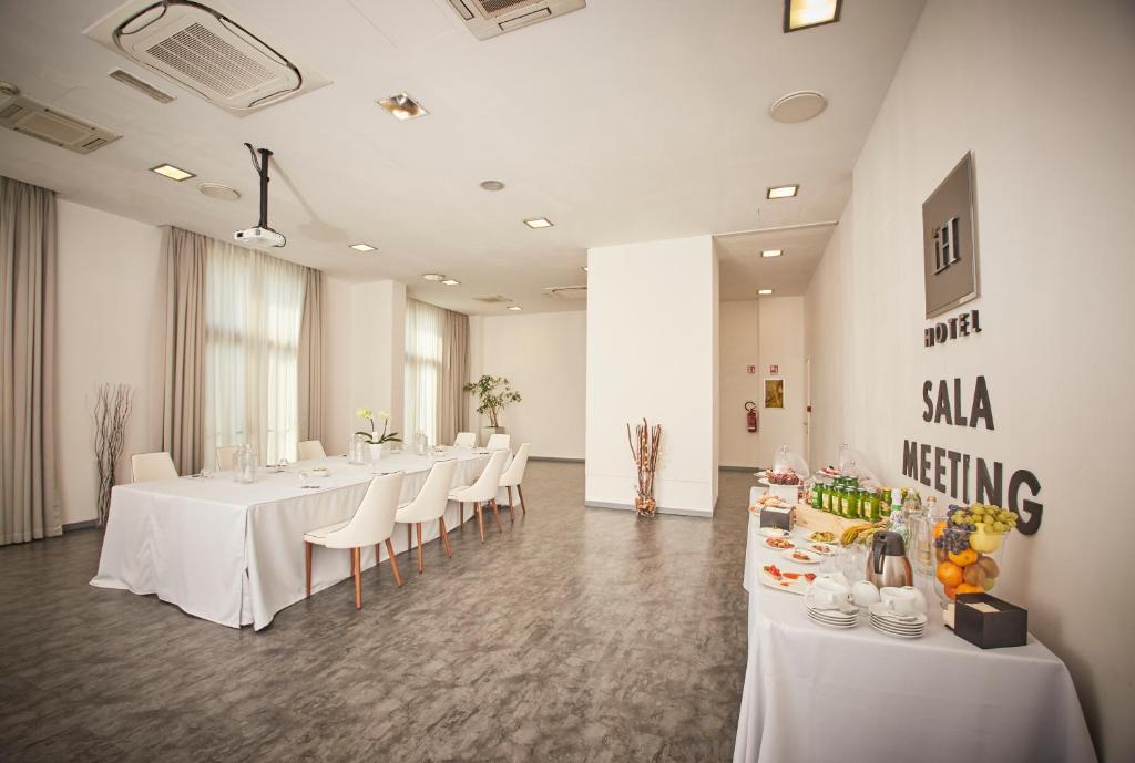 iH Hotels Milano Lorenteggio - Resim 34