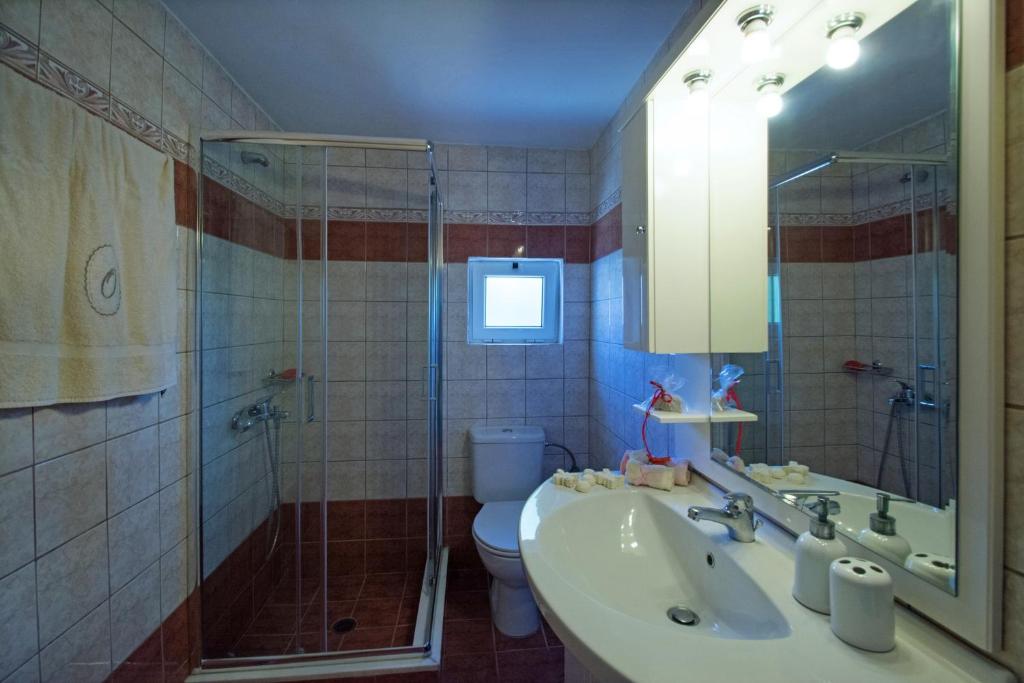 Koupelna v ubytování Vikentios Rooms