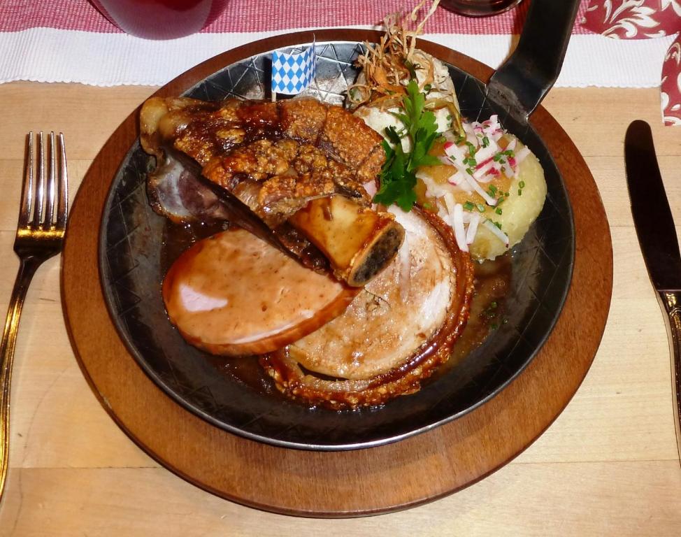 ホテルの敷地内または近くでの食事または食べ物