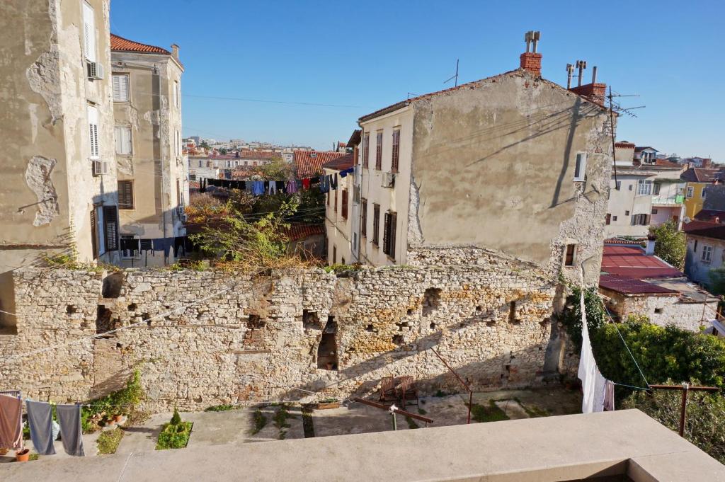 Budynek, w którym mieści się apartament