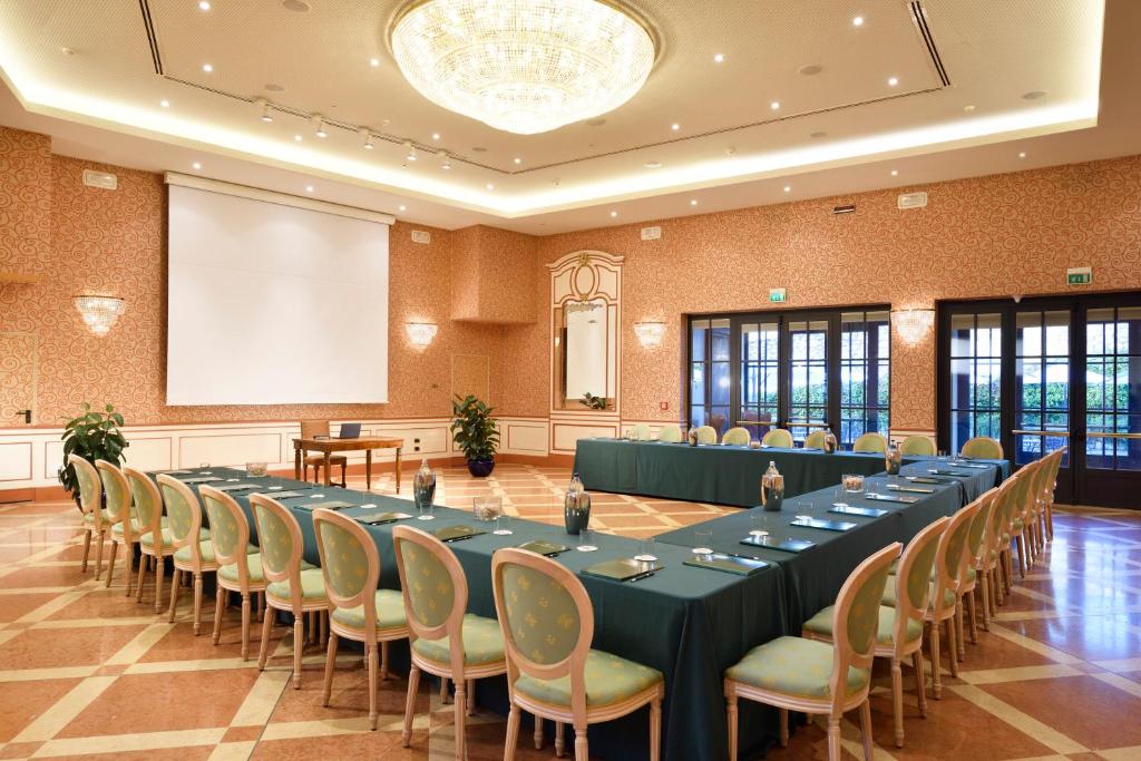 Konferenční prostory v ubytování Castello Dal Pozzo Resort Lago Maggiore - Preferred Hotels & Resorts