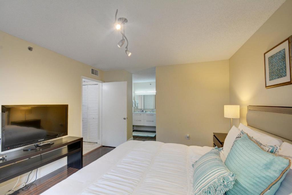 Renovated 2/2 Unit at Yacht Club/Aventura - Departamento