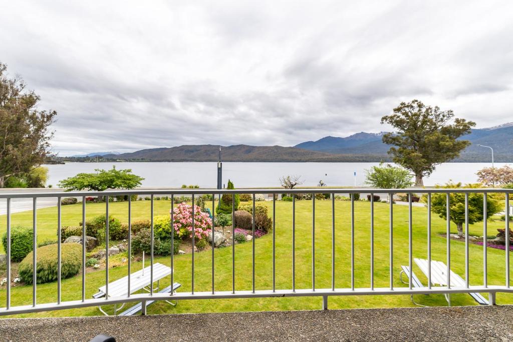 Lakeside Motel & Apartments