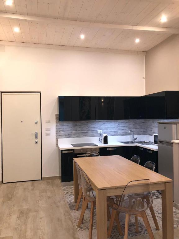 A kitchen or kitchenette at Kibilù - Viale Bligny - Porta Romana - Università Bocconi