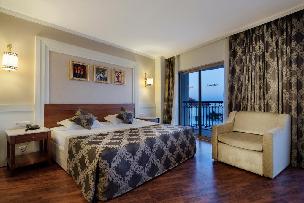 Postel nebo postele na pokoji v ubytování Alba Queen Hotel - Ultra All Inclusive