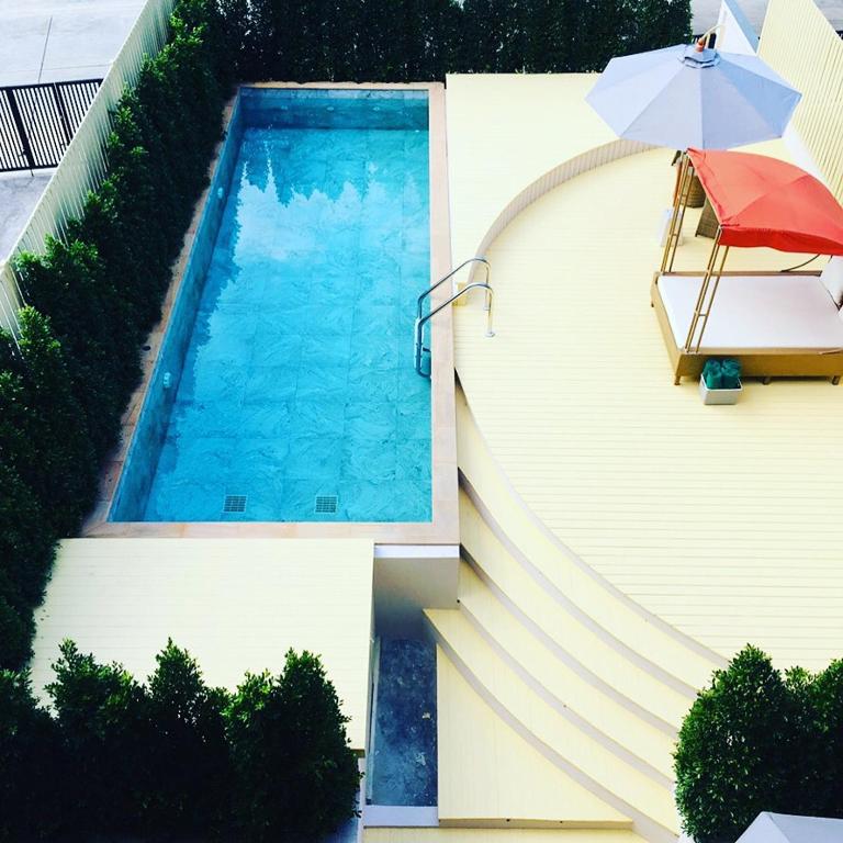 Bazén v ubytování La La Moon Krabi Poshtel'n' Pool nebo v jeho okolí