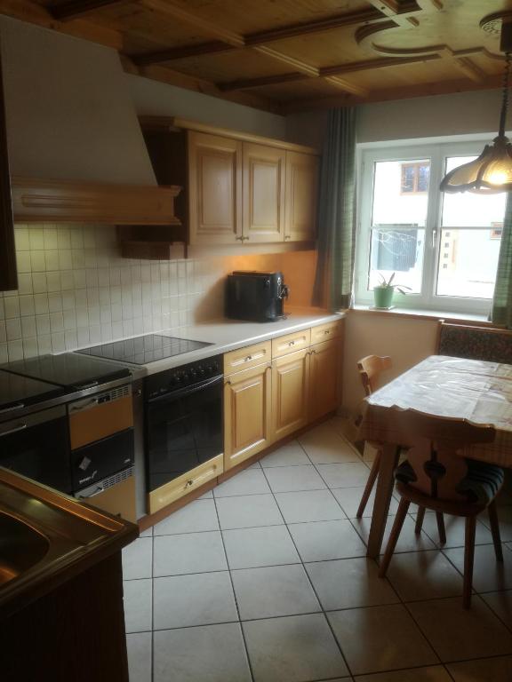 Köök või kööginurk majutusasutuses Apartment Vorderstoder